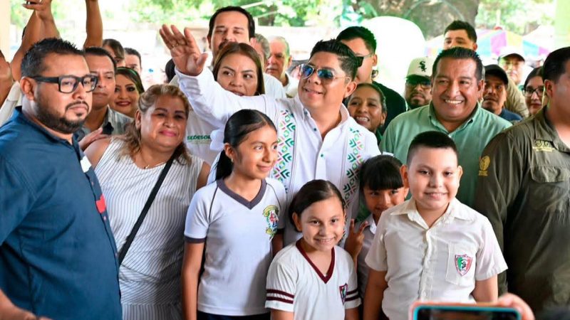 RICARDO GALLARDO LLEVA APOYOS ESCOLARES A MÁS DE 12 MIL ESTUDIANTES DE TAMAZUNCHALE