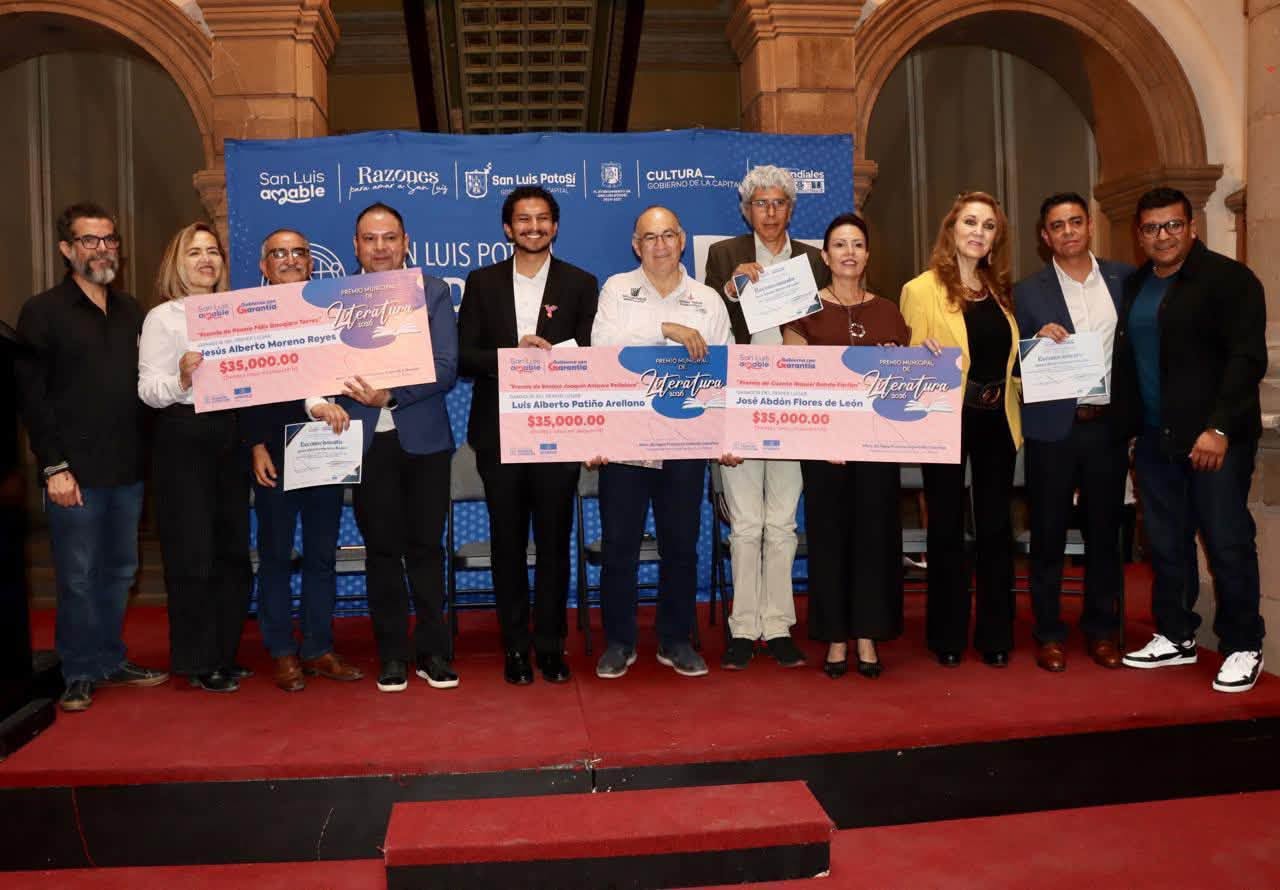 Alcalde Enrique Galindo entrega el Premio Municipal de Literatura 2026