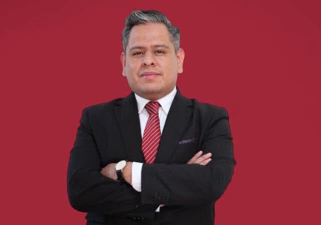 Egresado de la UASLP contribuye al estudio y control de la calidad del aire desde la CFE
