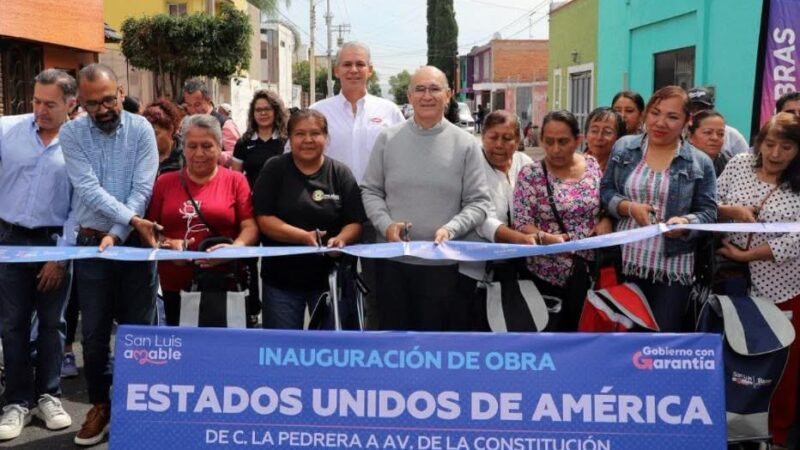 Enrique Galindo cumple, entrega nueva vialidad rehabilitada en la colonia Satélite
