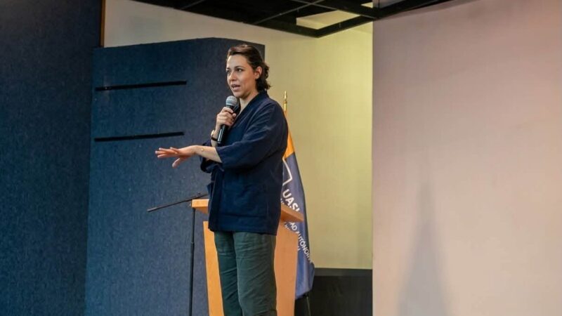 Del cine al algoritmo: experta aborda en la FCC UASLP los retos de la nueva producción audiovisual.