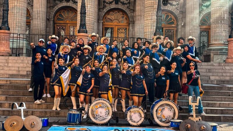 Marching Band Águilas UASLP llevó el talento universitario a la Universiada Cervantina 2026.