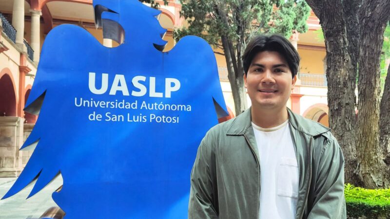 Estudiante de la UASLP gana hackathon de datos astronómicos con inteligencia artificial.