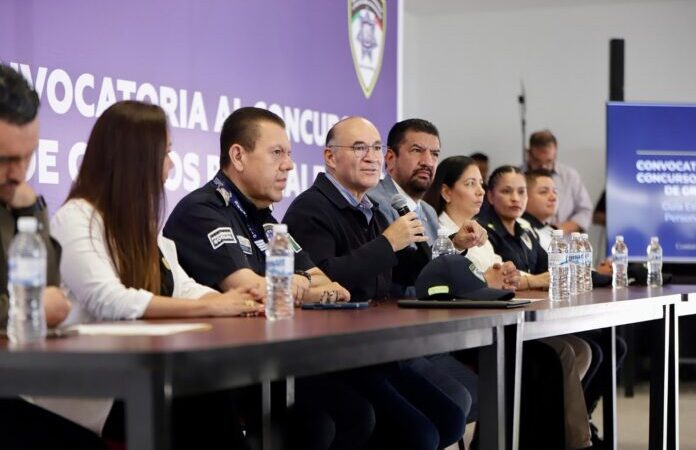 Reconocimiento a la carrera y mérito policial: Enrique Galindo convoca a la promoción de grados