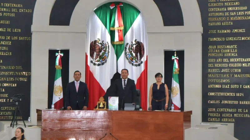 SECRETARIO DE GOBIERNO J. GUADALUPE TORRES SÁNCHEZ ENTREGA EL QUINTO INFORME DE GOBIERNO AL CONGRESO DEL ESTADO DE SLP.