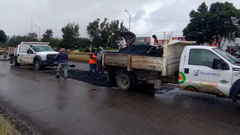 OBRAS PÚBLICAS DE LA CAPITAL ATIENDE DE MANERA EMERGENTE CUATRO PUNTOS DE RIESGO EN LA CARRETERA 57