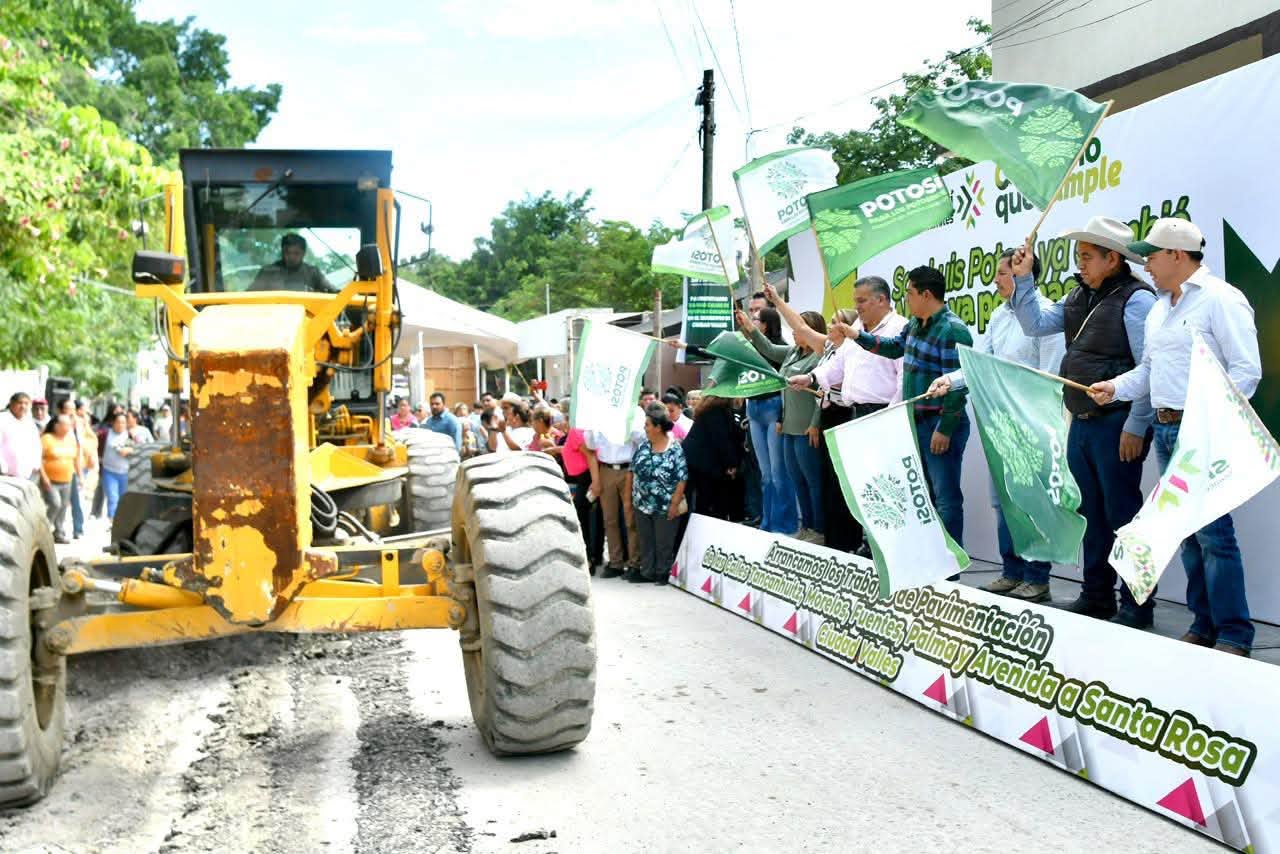 EL GOBERNADOR RICARDO GALLARDO ARRANCA REHABILITACIÓN DE CINCO CALLES Y ENTREGA NUEVA VIALIDAD EN CIUDAD VALLES