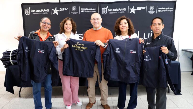 El Alcalde Enrique Galindo reconoció la labor de las y los colaboradores del DIF Municipal