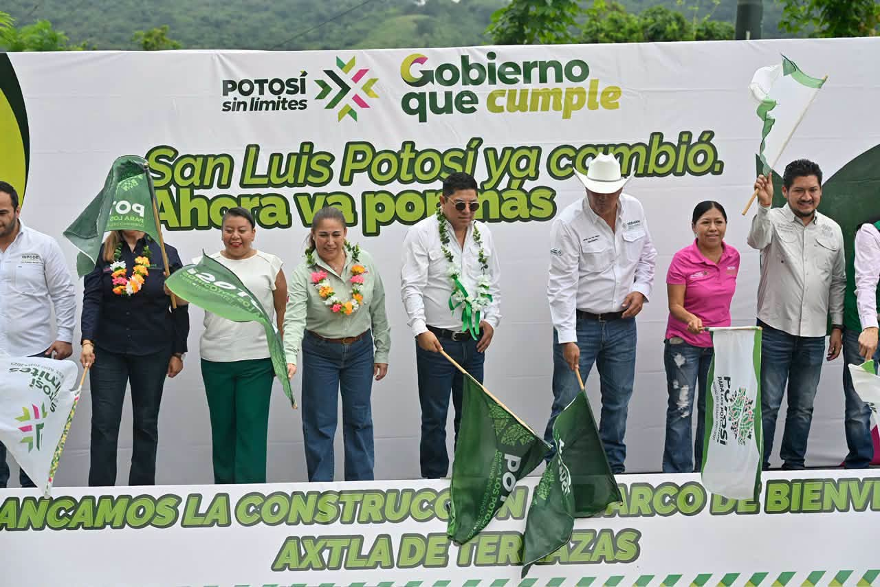 EL GOBERNADOR RICARDO GALLARDO ENTREGA NUEVA CARRETERA Y ARRANCA OBRA DE ACCESO EN AXTLA DE TERRAZAS
