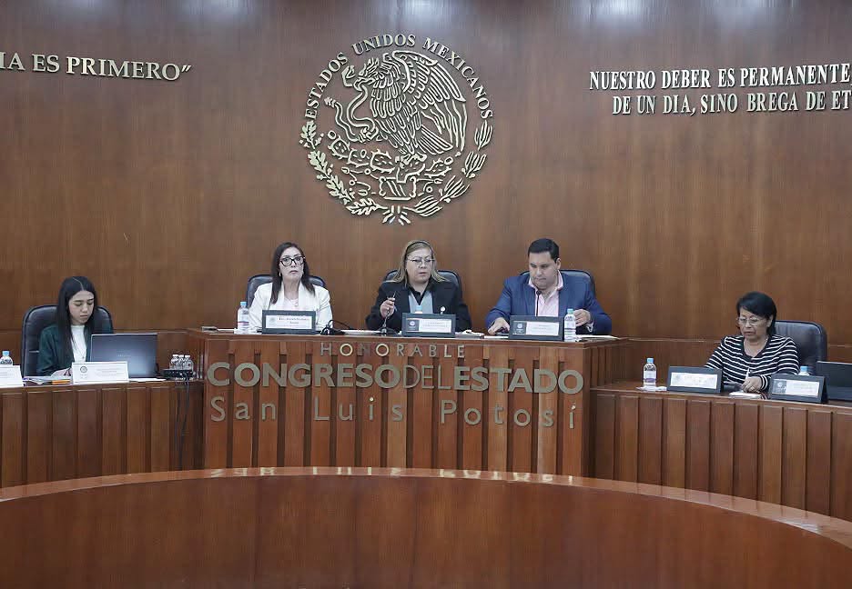 COMPARECE LA TITULAR DE LA SECRETARIA DE COMUNICACIONES Y TRANSPORTES DEL GOBIERNO DEL ESTADO, ARACELI MARTÍNEZ ACOSTA.