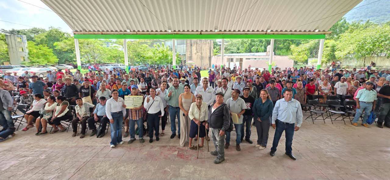 GOBIERNO DEL ESTADO IMPULSA CAMPAÑA DE ENMIENDAS Y CERTIFICACIÓN DE CURP EN AQUISMÓN