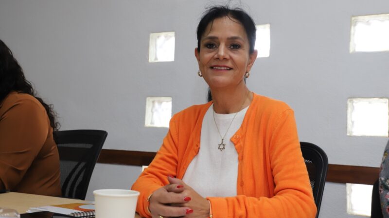 Adriana Urbina, impulsa Escuela del Cuidado