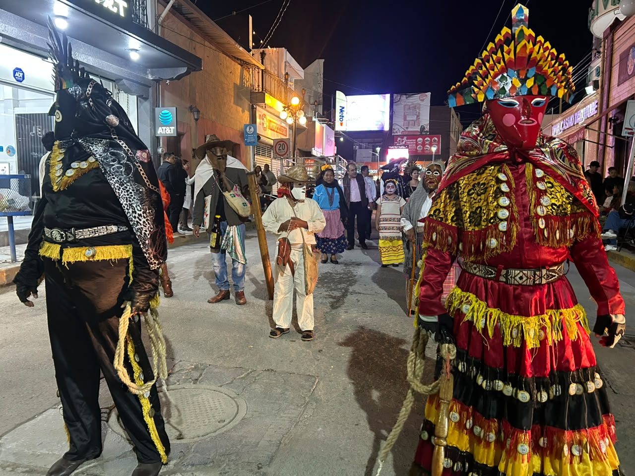  MATEHUALA SE LLENÓ DE TRADICIÓN CON «XANTOLO SE VIVE EN EL ALTIPLANO»