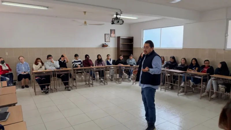 Lleva el Gobierno Municipal pláticas de sensibilización sobre TDAH y autismo al Colegio Minerva en el marco del Mes Amarillo