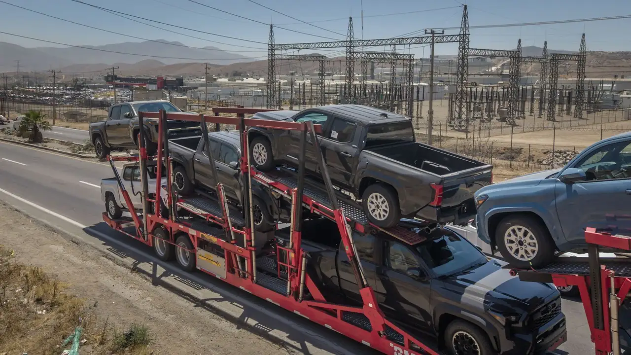 La Casa Blanca culpa a China del freno al T-MEC y presume que ya obligó a Toyota a salir de México