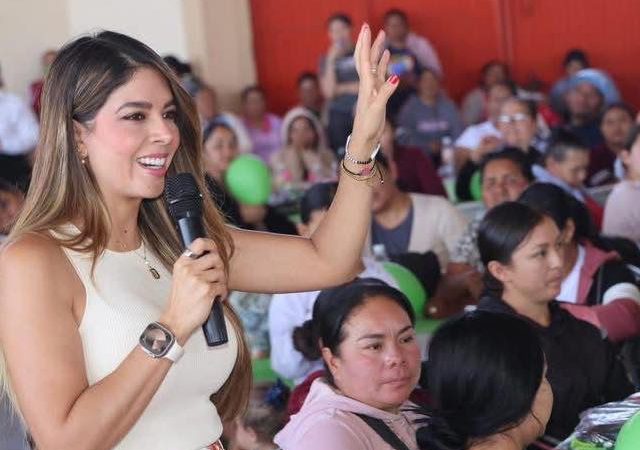 Feliz Día, mamá: el estado llegó con clínicas, créditos y mariachi