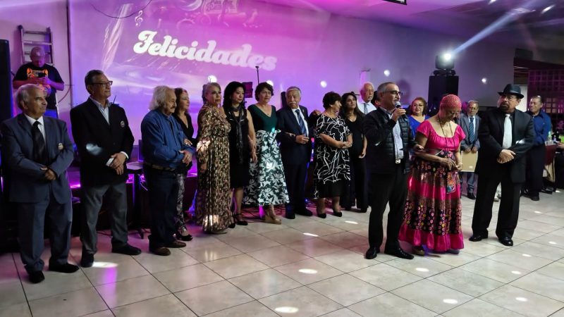 Nerita Santa recibe homenaje por más de 40 años de trayectoria artística en San Luis Potosí