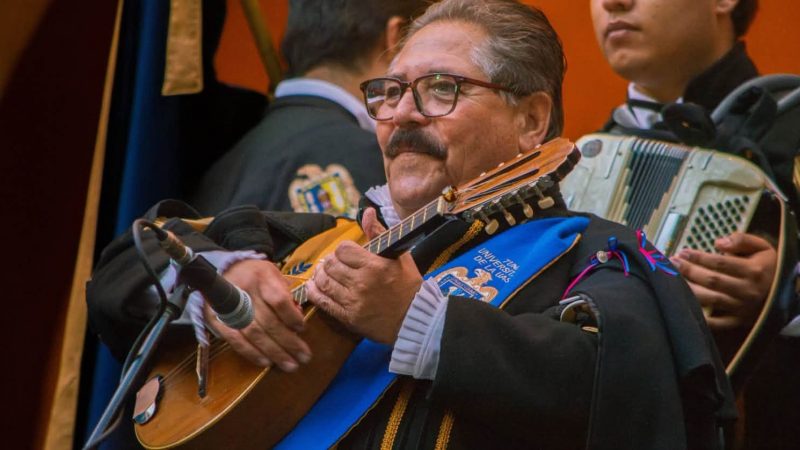 Los Antiguos Tunos Universitarios celebran 32 años de tradición