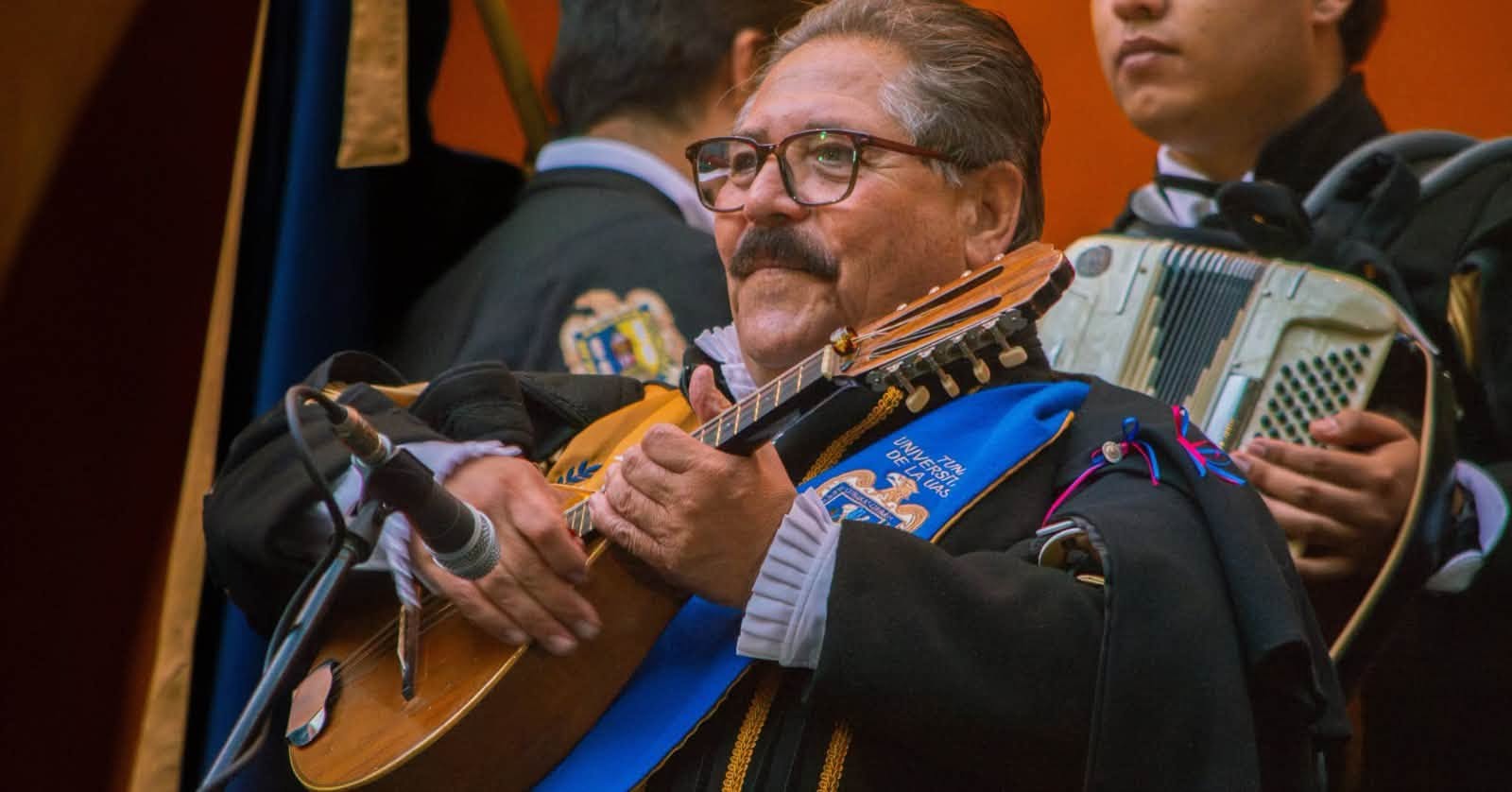 Los Antiguos Tunos Universitarios celebran 32 años de tradición