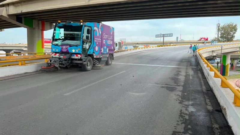 Gobierno de la Capital interviene la parte superior de Distribuidor Juárez con limpieza