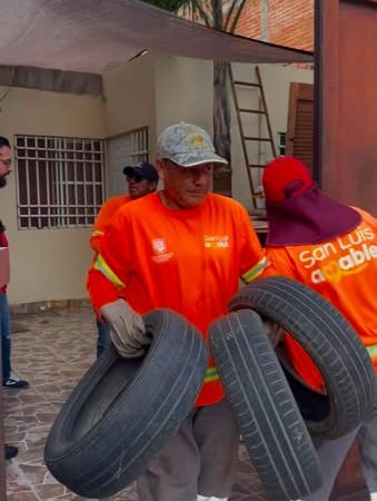 Con operación descacharrización, ayuntamiento de SLP mejora el entorno de El Rosedal