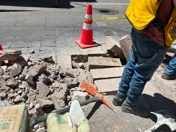 Atiende UGCH hasta tres reportes diarios por baches y retira 250 casos de arte urbano no autorizado en el Centro Histórico