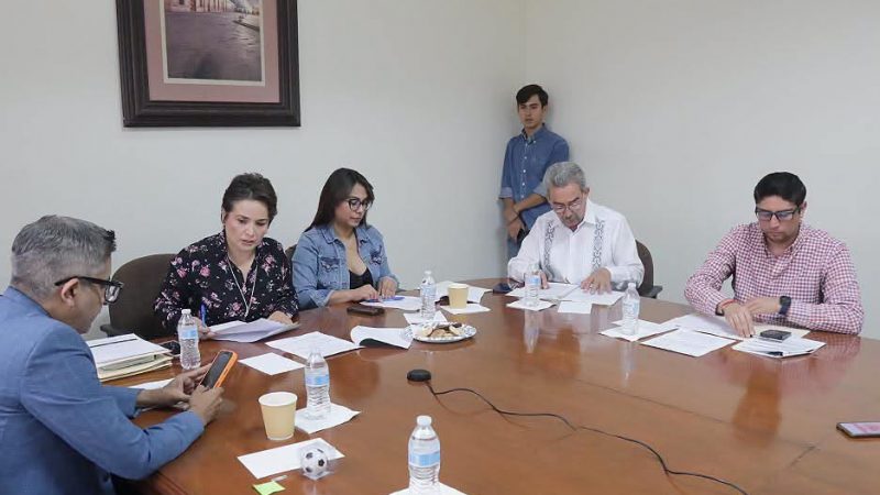 APROBADOS DICTÁMENES QUE REFORMAN DISPOSICIONES DE LA CONSTITUCIÓN POLÍTICA DEL ESTADO DE SAN LUIS POTOSÍ, EN MATERIA DE RECONOCIMIENTO A LA CULTURA FÍSICA Y DEPORTE; Y EN RELACIÓN A EXPEDICION DE LEYES EN MATERIA MUNICIPAL