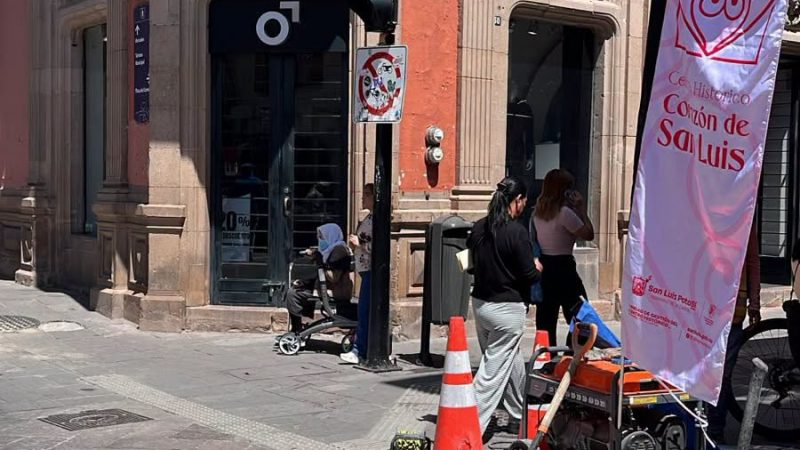Gobierno de la Capital atiende reporte ciudadano con trabajos de bacheo en el Centro Histórico