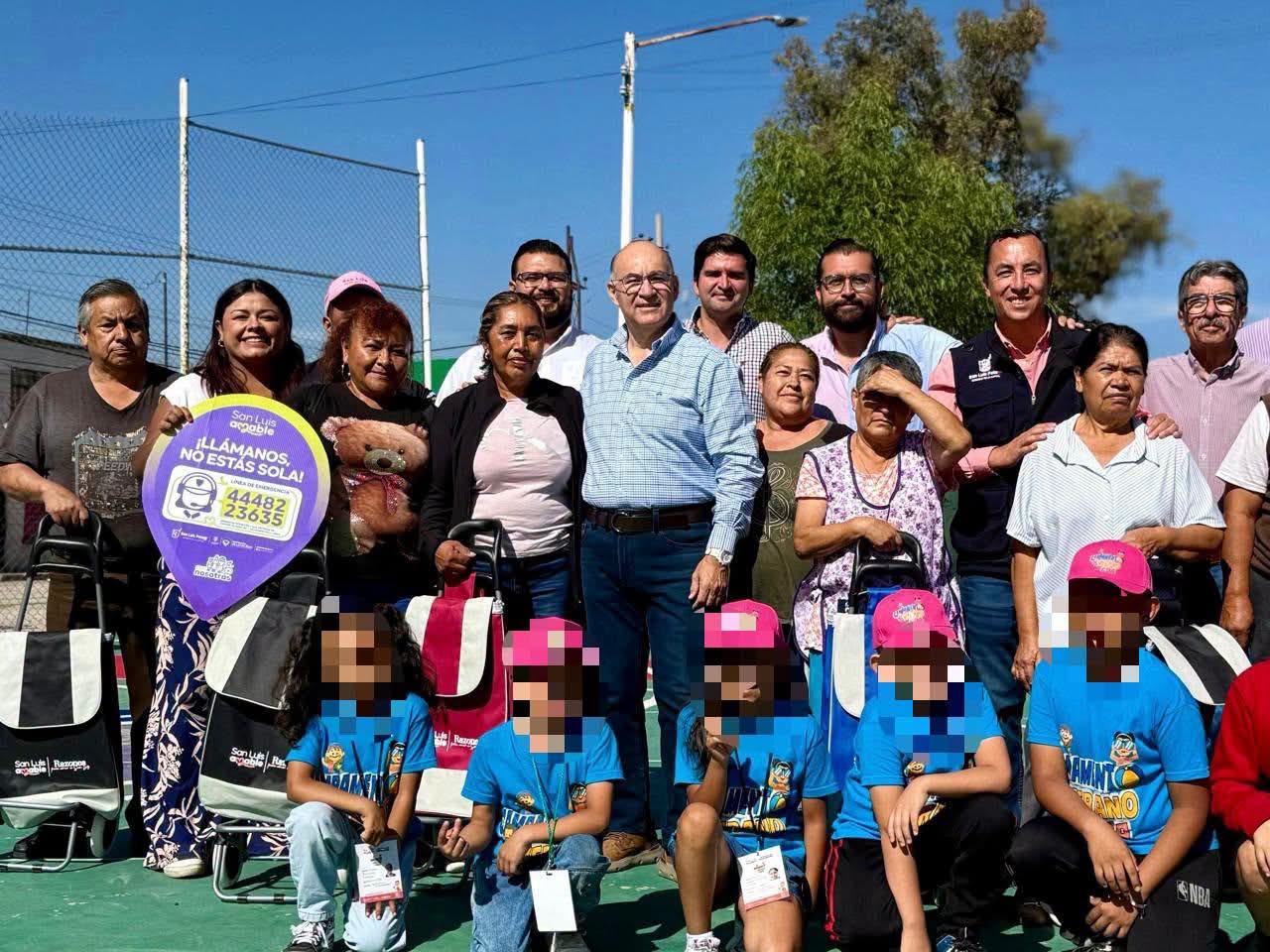 Enrique Galindo rehabilita canchas deportivas en Las Julias