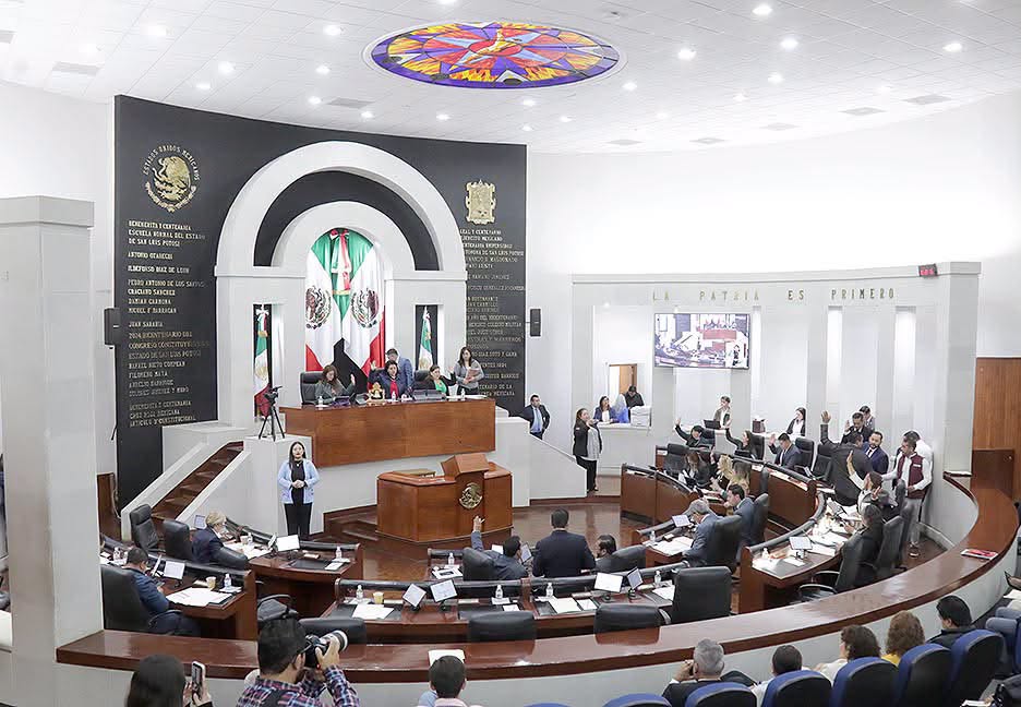 APRUEBA EL PLENO DEL CONGRESO DEL ESTADO REFORMA PARA GARANTIZAR SALARIO MÍNIMO A POLICÍAS DE LOS 59 MUNICIPIOS DEL ESTADO.
