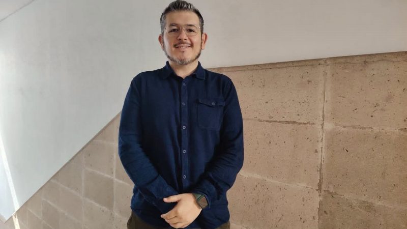 Especialista de la UASLP detalla cómo las redes sociales influyen en la salud mental de las nuevas generaciones