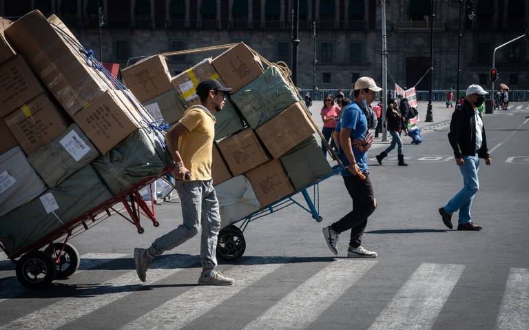 Economía mexicana cae 0.3% en mayo, arrastrada por la construcción