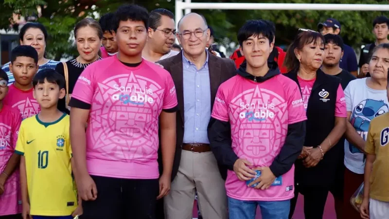 Entrega Alcalde Galindo nueva cancha multifuncional y premia a campeones de GolPara