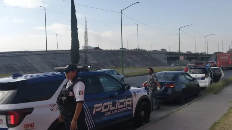 Rescata Policía de la Capital a cuatro caninos atrapados en puente vehicular; actuación inmediata evitó un riesgo mayor