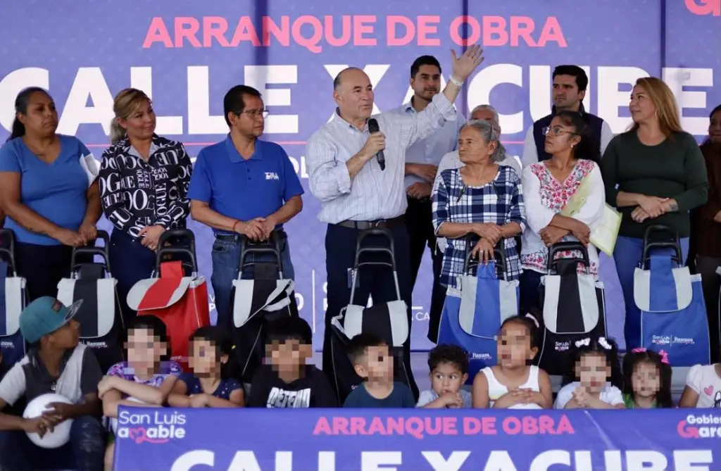 Arranca Enrique Galindo pavimentación para transformar la movilidad en Los Magueyes