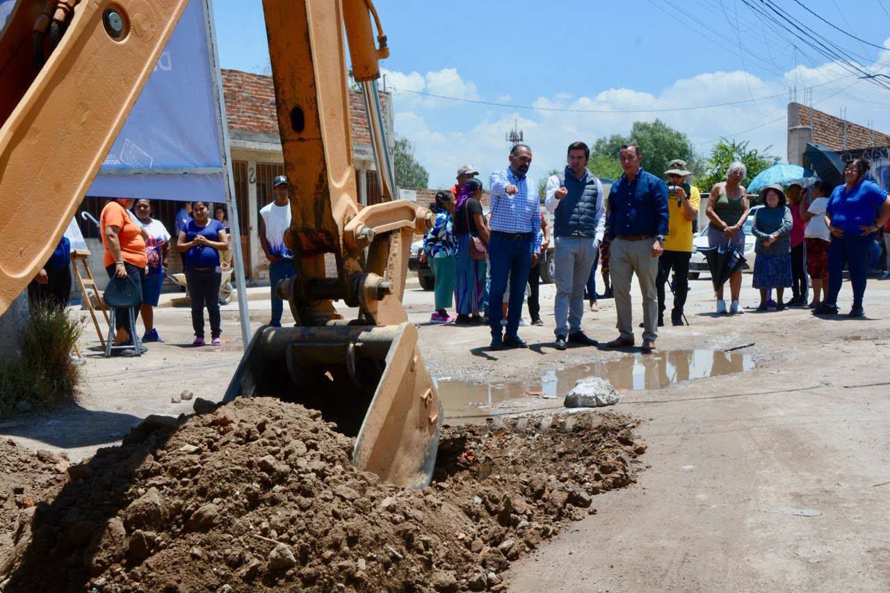 GOBIERNO DE LA CAPITAL INICIA OBRA HIDROSANITARIA EN LA COLONIA MÁRTIRES DE LA REVOLUCIÓN