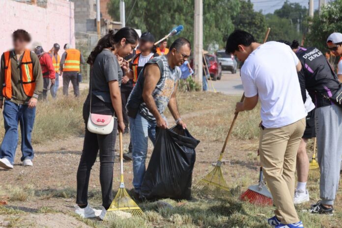 Domingo de Pilas mejora el entorno y acerca servicios gratuitos a familias de Villas del Sauzalito