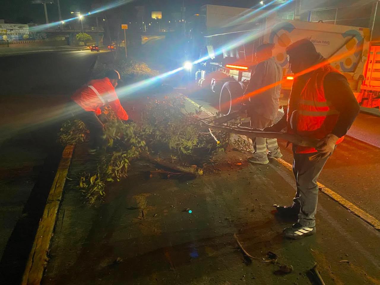 Gobierno de la Capital refuerza acciones preventivas con limpieza nocturna en Puente Pemex