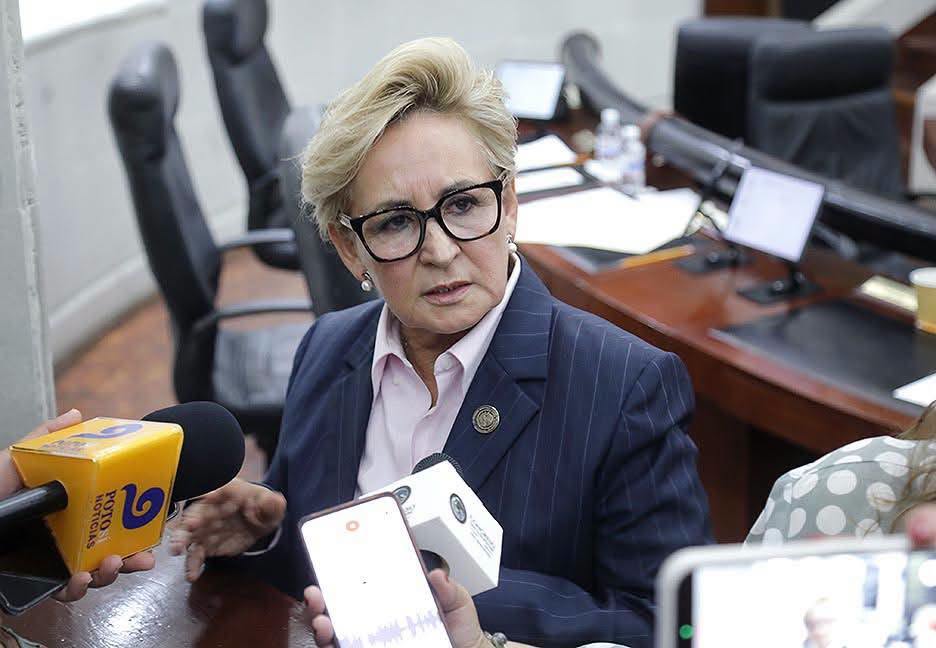 NECESARIO DOTAR AL ESTADO DE INSTRUMENTOS PENALES ESPECÍFICOS Y REFORZADOS PARA COMBATIR LA CONTAMINACIÓN, LA MODIFICACIÓN ILÍCITA DE CAUCES Y LA PESCA ILÍCITA EN RÍOS Y CUERPOS DE AGUA INTERIORES: DIP. FRINNÉ AZUARA YARZÁBAL.