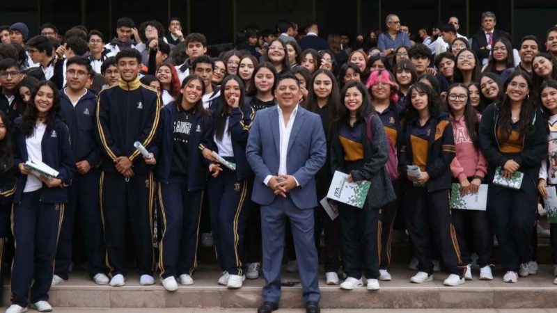 RICARDO GALLARDO ANUNCIA MÁS DE 6 MIL 500 BECAS PARA ESTUDIOS SUPERIORES Y POSGRADOS