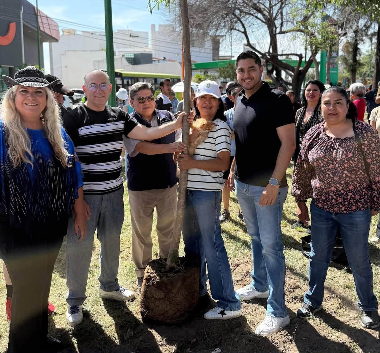 Enrique Galindo arranca rescate del parque lineal Tatanacho y pavimentación de la calle Tuna Manza