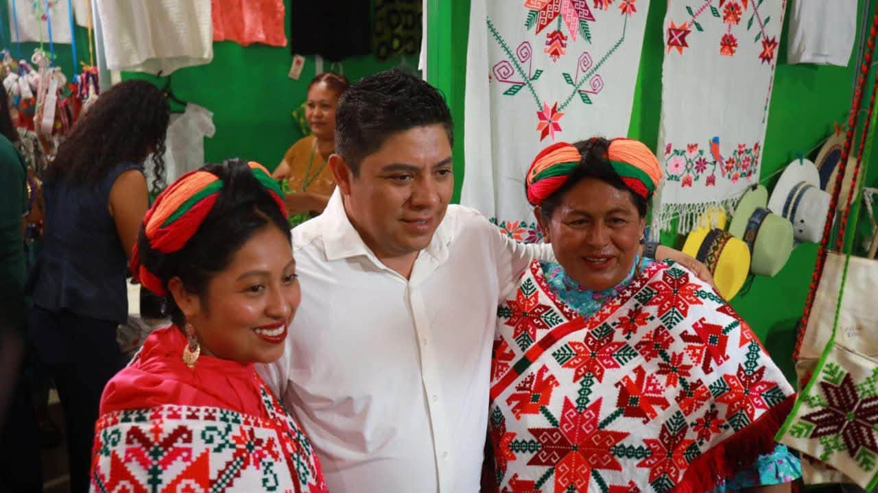 LOS PUEBLOS ORIGINARIOS DE SLP CON PROYECCIÓN INTERNACIONAL EN FENAPO: GOBERNADOR RICARDO GALLARDO