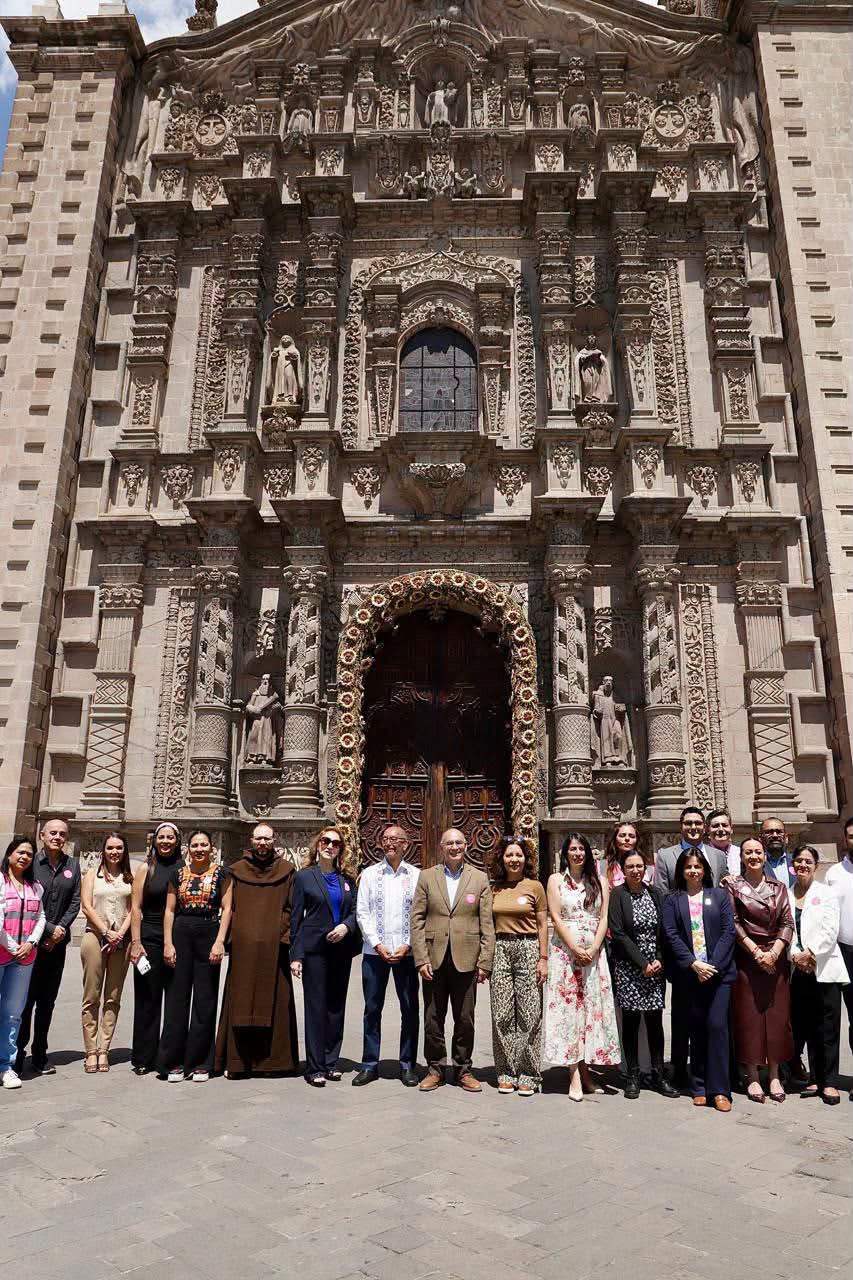 Enrique Galindo anuncia rehabilitación de la torre del Templo del Carmen