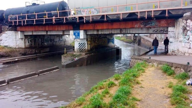 LLUVIAS DEJAN ACUMULACIÓN DE LODO Y ESCOMBRO EN TRAMO DEL RÍO ESPAÑITA QUE SERÁ INTERVENIDO POR DESNIVEL JACOBO PAYÁN