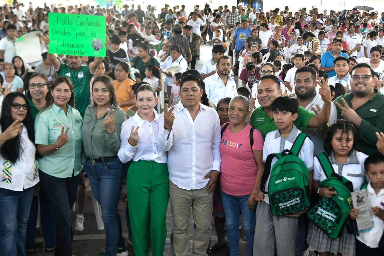 EL GOBERNADOR RICARDO GALLARDO LLEVA APOYOS EDUCATIVOS, ALIMENTARIOS E INFRAESTRUCTURA A MATLAPA