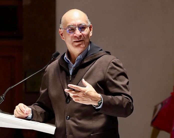 Enrique Galindo destaca programas y acciones que transforman vidas en la capital