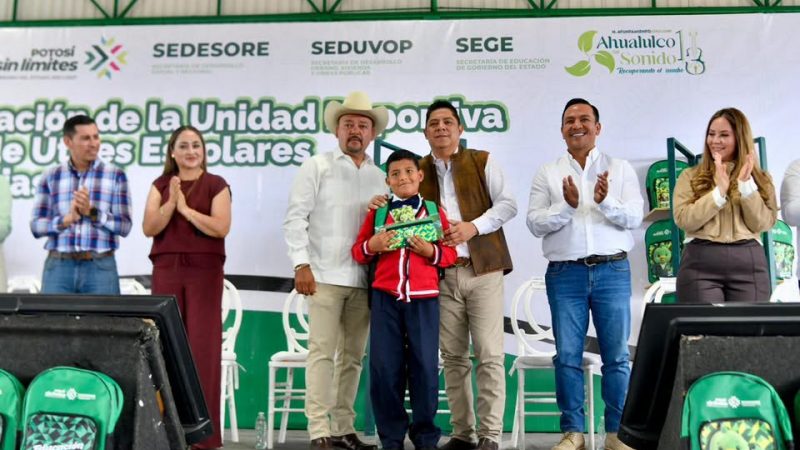 EL GOBERNADOR RICARDO GALLARDO LLEVA NUEVA UNIDAD DEPORTIVA, ALUMBRADO LED, APOYOS ESCOLARES Y GANADEROS A AHUALULCO