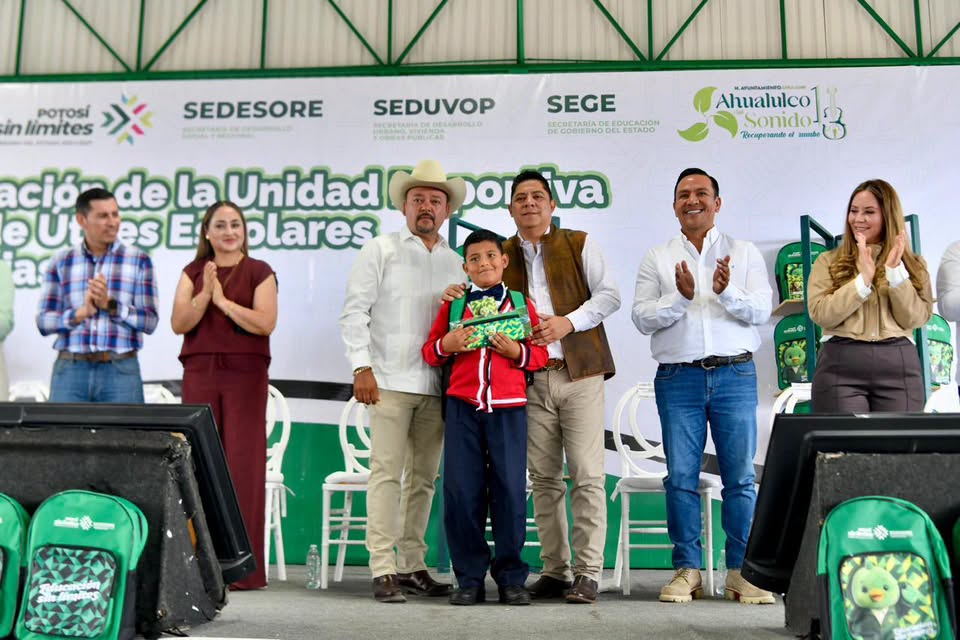 EL GOBERNADOR RICARDO GALLARDO LLEVA NUEVA UNIDAD DEPORTIVA, ALUMBRADO LED, APOYOS ESCOLARES Y GANADEROS A AHUALULCO