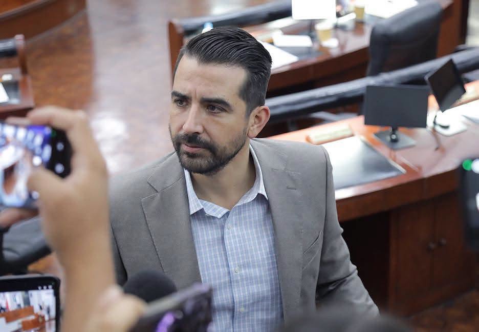 EL TEMA QUE MOTIVÓ LA CONTROVERSIA CONSTITUCIONAL CONTRA REFORMAS ELECTORALES DE SLP, NO APLICA PARA ELECCIONES DE 2027: DIP. RUBÉN GUAJARDO BARRERA.