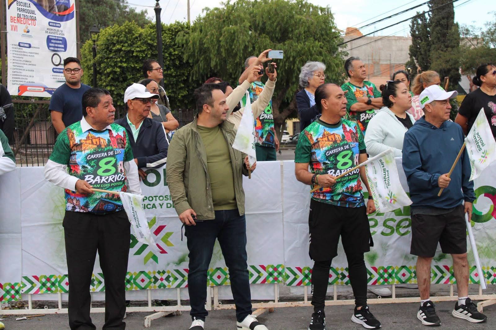 CORREDORES RECORREN LOS BARRIOS POTOSINOS EN EL SERIAL RUTAS Y PUEBLOS MÁGICOS